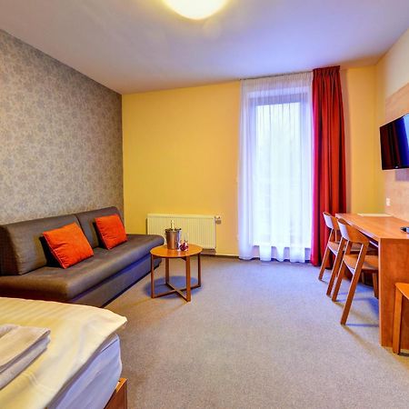 Hotel Toč Lipová-lázně Buitenkant foto