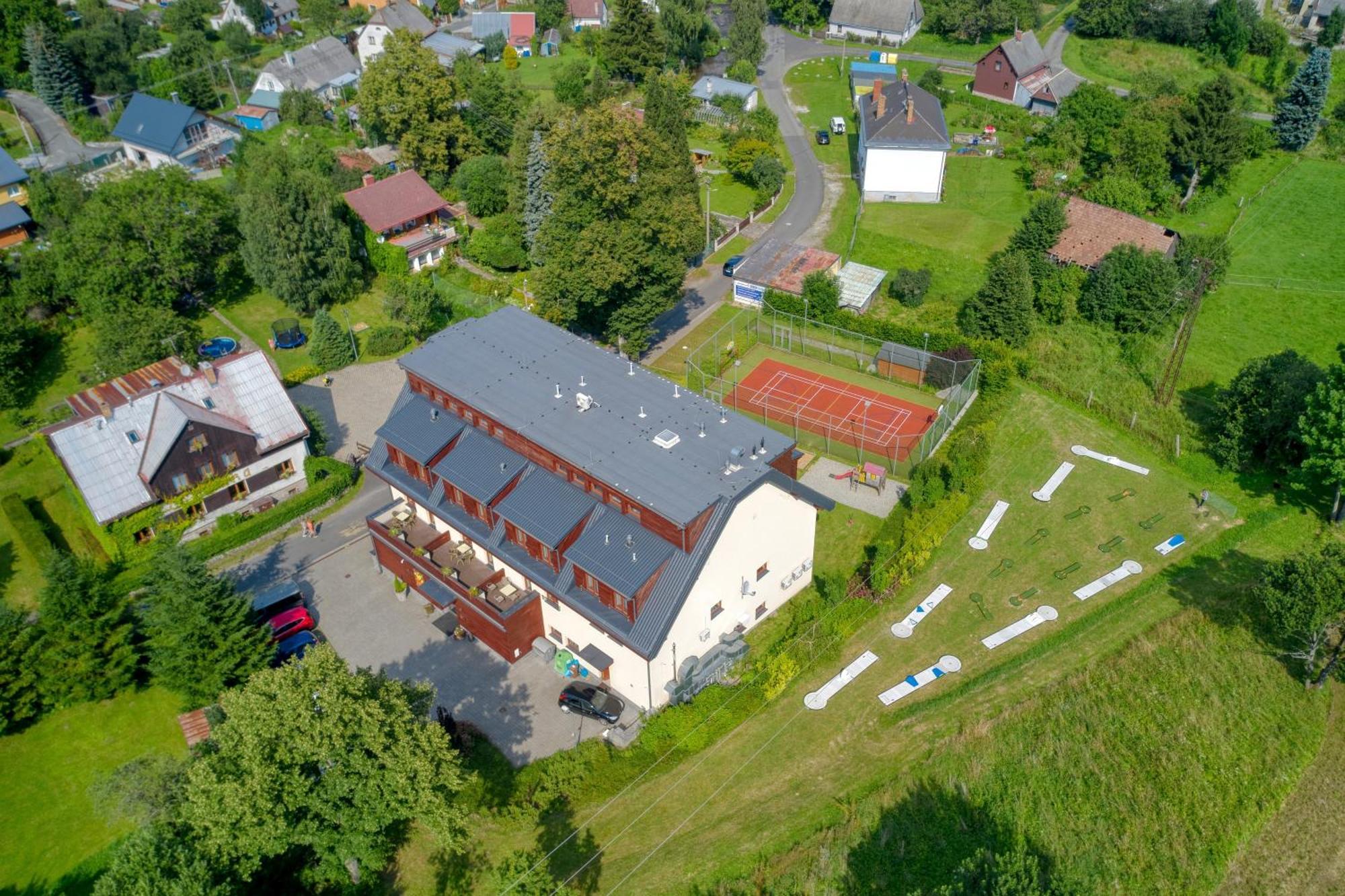 Hotel Toč Lipová-lázně Buitenkant foto