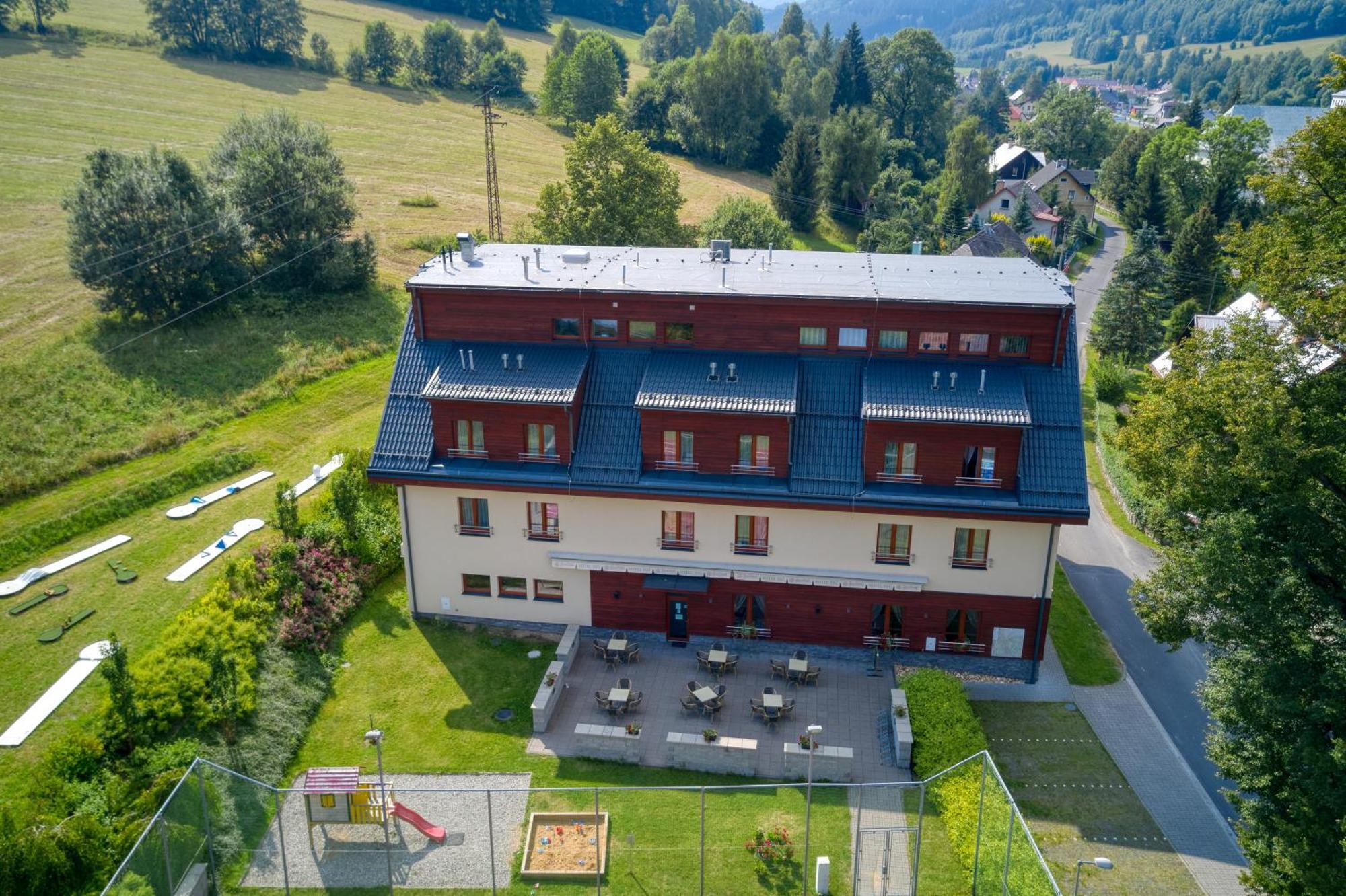 Hotel Toč Lipová-lázně Buitenkant foto