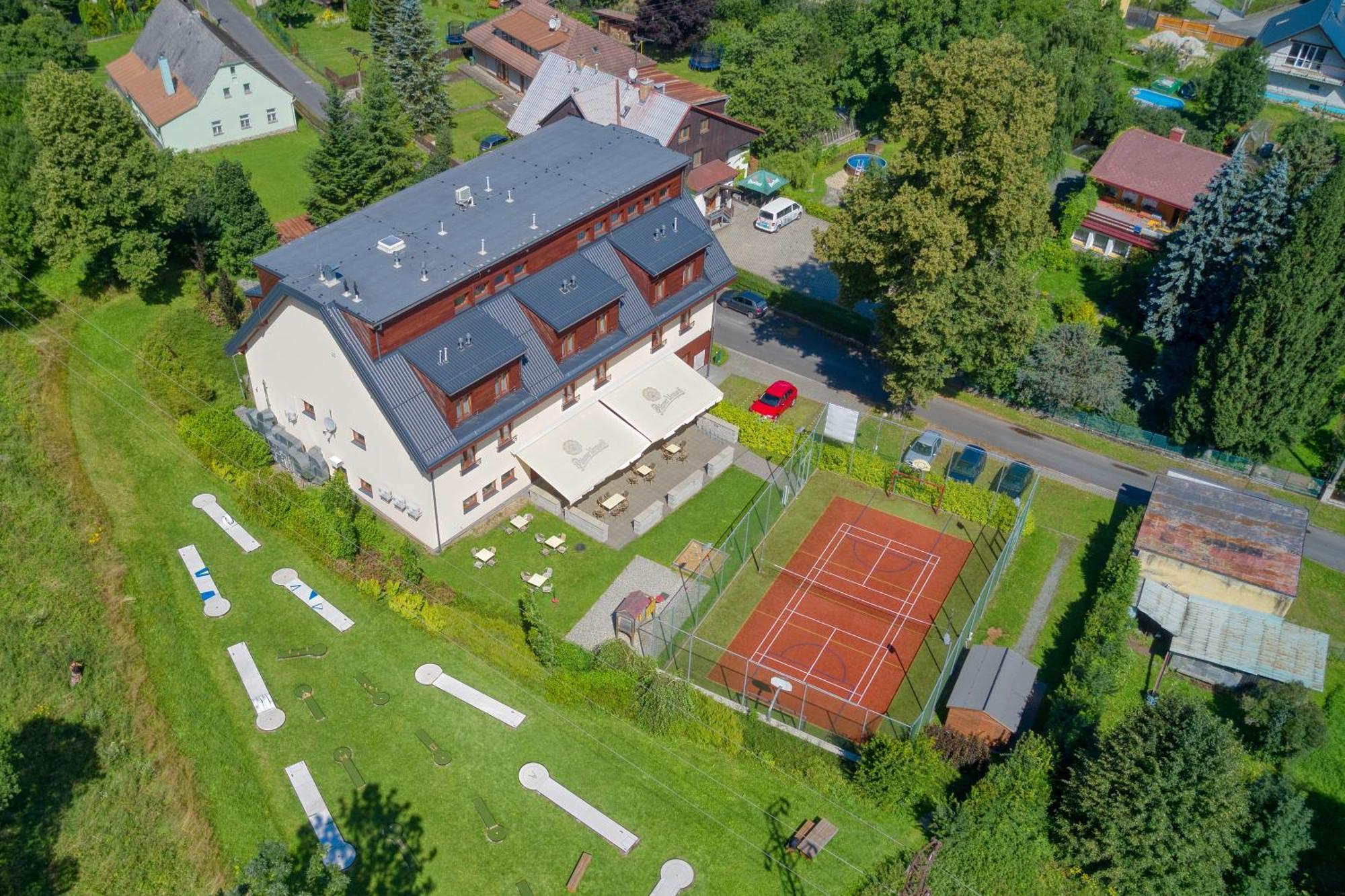 Hotel Toč Lipová-lázně Buitenkant foto