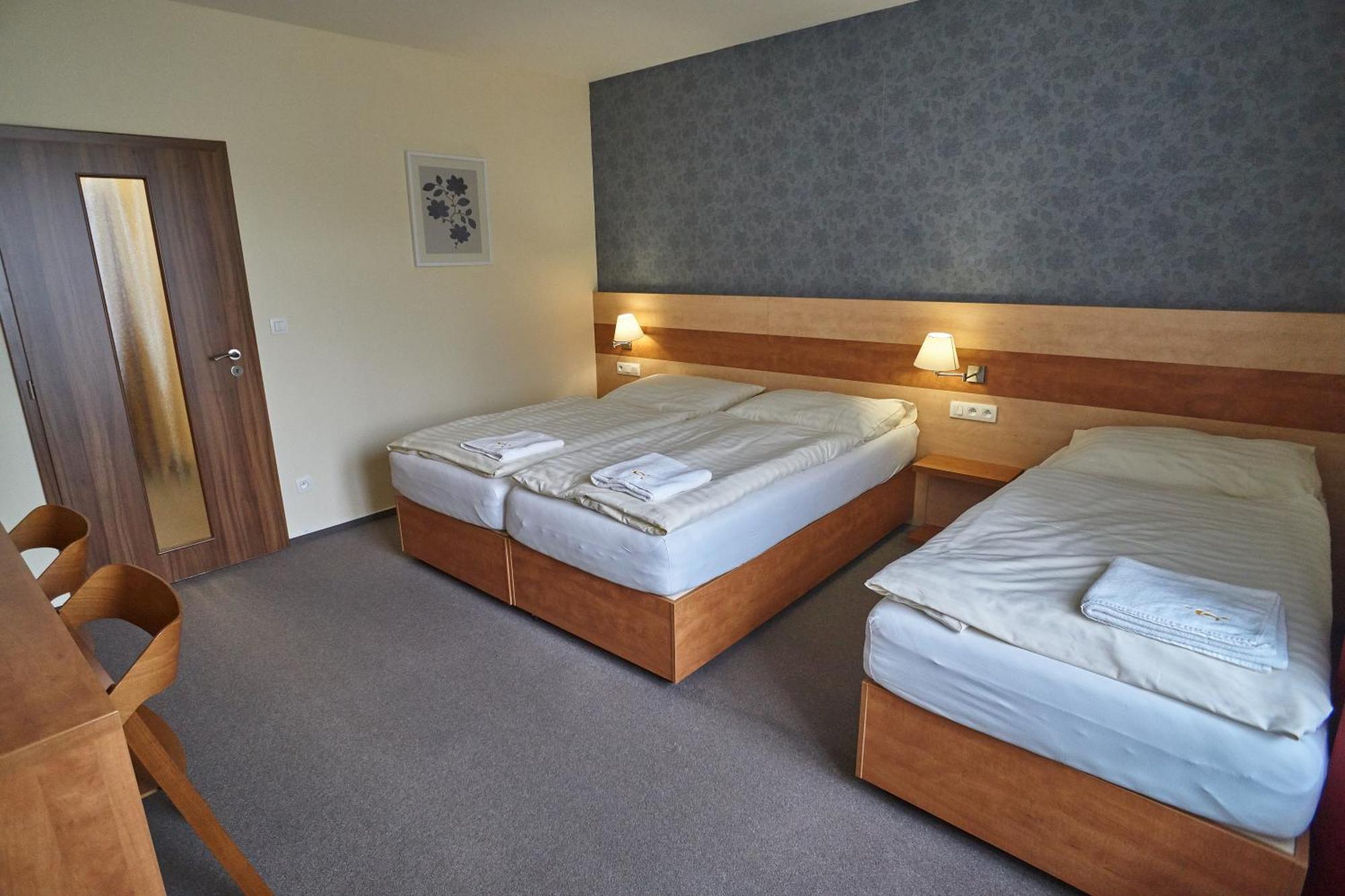 Hotel Toč Lipová-lázně Buitenkant foto