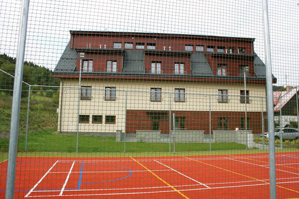 Hotel Toč Lipová-lázně Buitenkant foto