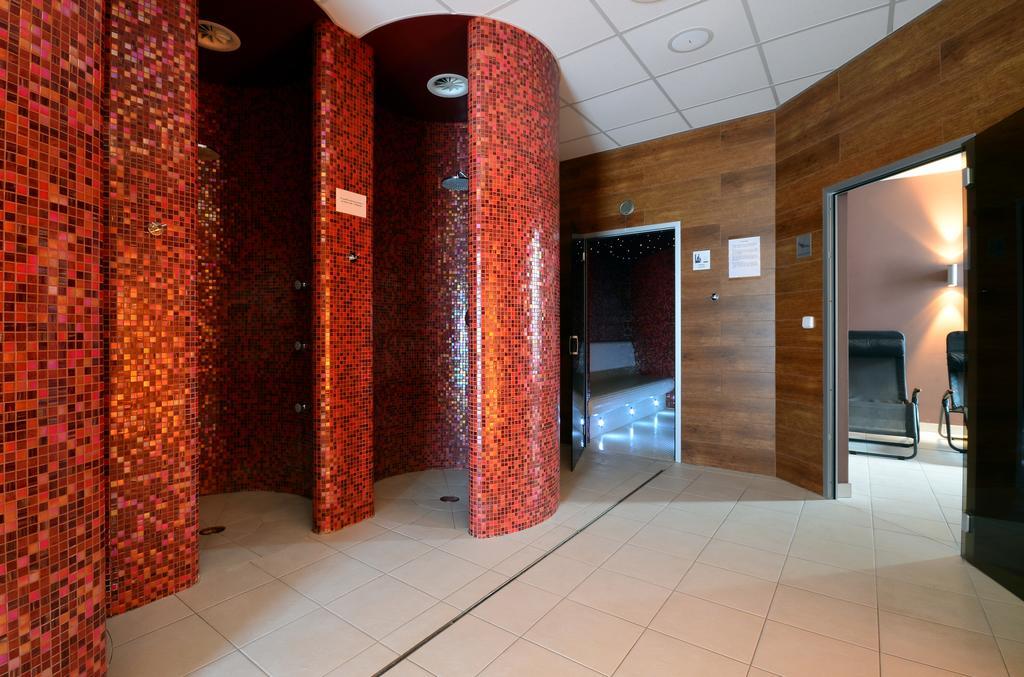 Hotel Toč Lipová-lázně Buitenkant foto