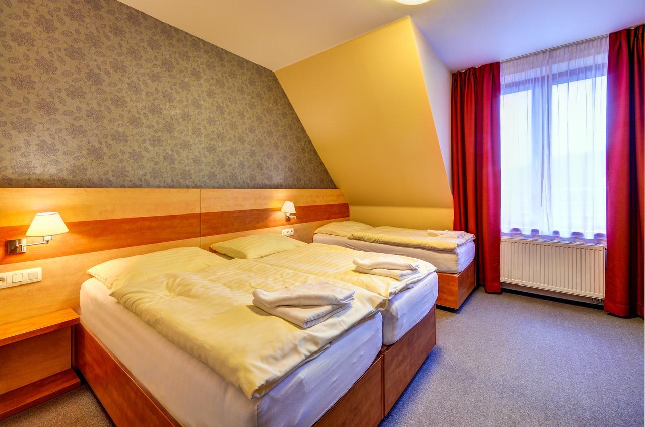 Hotel Toč Lipová-lázně Buitenkant foto